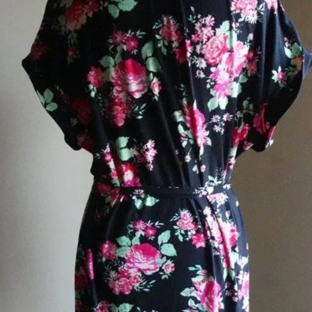 Fitted Flower Dress - Picture 6 of 11